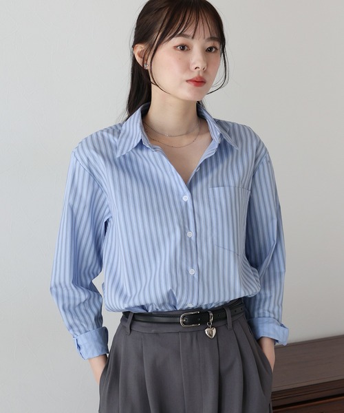 休日と詩　　バンドカラーストライプブラウス　日本製　ブルー　美品 通勤にもおすすめ】ストライプバンドカラーブラウス（シャツ