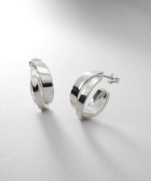 COCOSHNIK クロスモチーフピアス COCOSHNIK ピアス シルバー フラットオーバルクロスピアス レディース