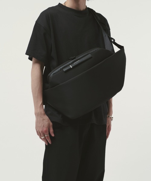 Cote&Ciel（コートエシエル） ショルダーバッグ Isarau L Sleek Black