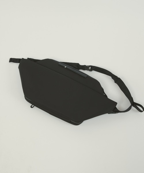 Cote&Ciel（コートエシエル） ショルダーバッグ Isarau L Sleek Black