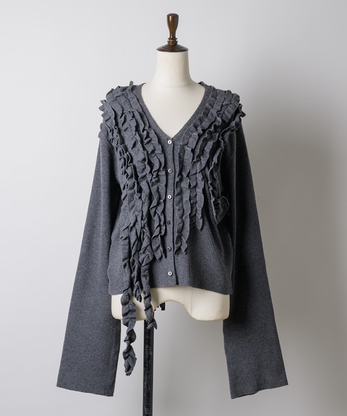 【新品】フリルロングカーディガン　ブラック フリル付きロングカーディガン axes femme（アクシーズファム）の「裾フリルロングカーディガン