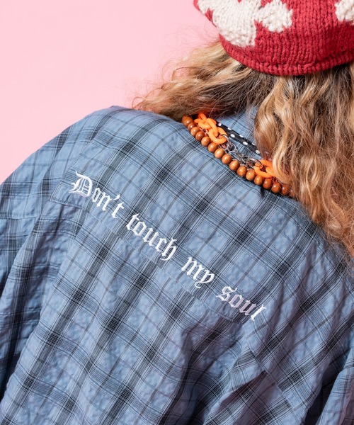 シャツ a.p.o.v. ストリートフォントバック刺繍オーバーサイズシワ加工