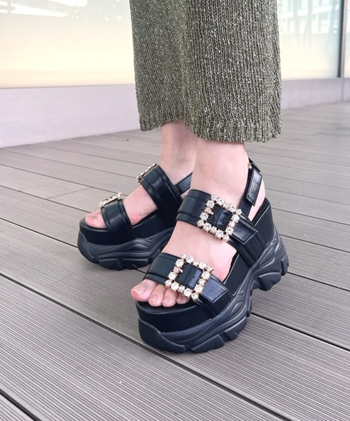 【ほぼ新品】R&E 厚底ラバービジューバックルベルトサンダル Lサイズ ブラック R＆E サンダル 「R＆E」厚底ラバービジューバックルベルト