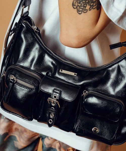 Subciety（サブサエティ） ショルダーバッグ Faux leather half moon 