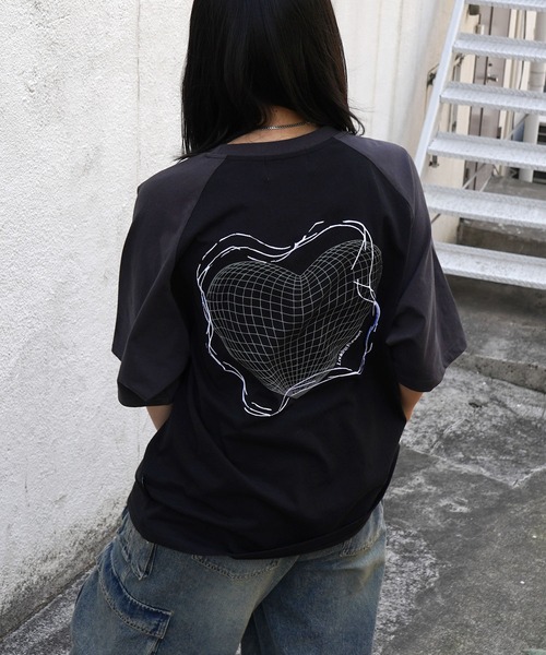 Confirm tシャツ 25SS 韓国ストリート ハート / メタル文字