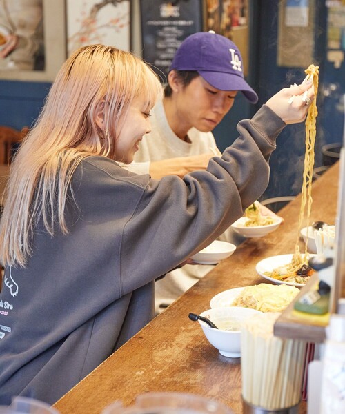 「FREAK'S STORE」 スウェットカットソー「紫金飯店コラボ」 SMALL チャコールグレー メンズ
