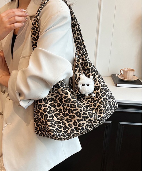 gossip!ロサンゼルス ショルダーバッグ バッグ レオパード柄ボリューム
