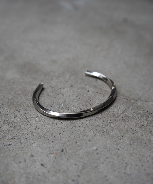 Confirm（コンファーム） バングル 「ZOZO限定」 ツイスト オーバル