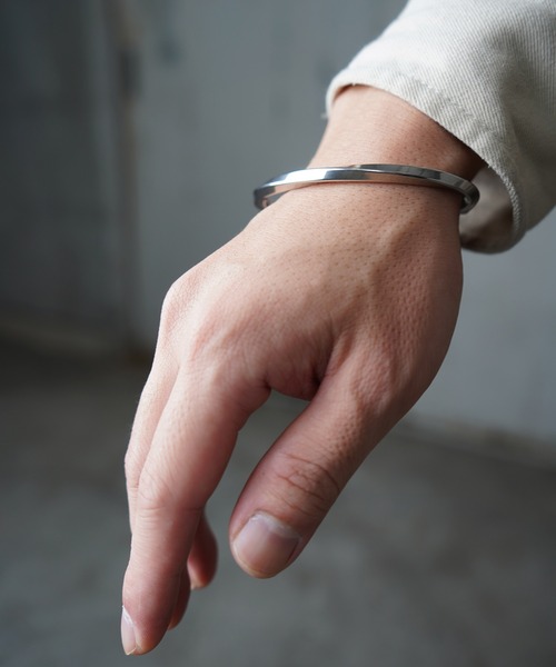 Confirm（コンファーム） バングル 「ZOZO限定」 ツイスト オーバル