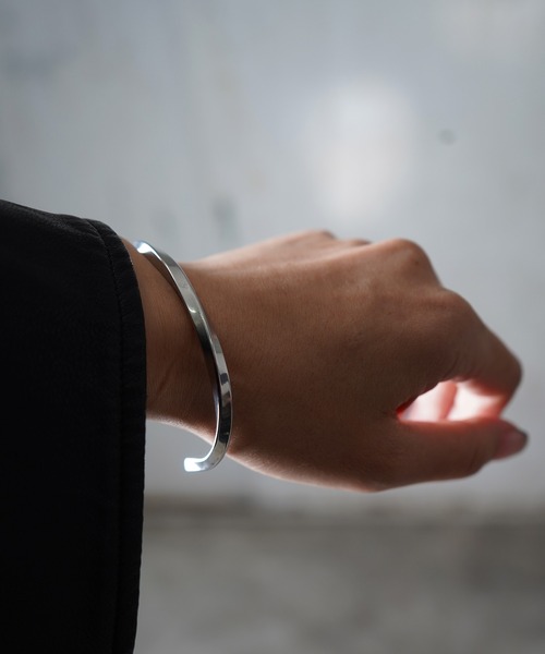 Confirm（コンファーム） バングル 「ZOZO限定」 ツイスト オーバル