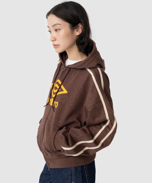 【新品未使用】 UMBRO × Casselini ロゴジップパーカー ブラウン Casselini（キャセリーニ） ジップアップパーカー「UMBROコラボ」 FREE
