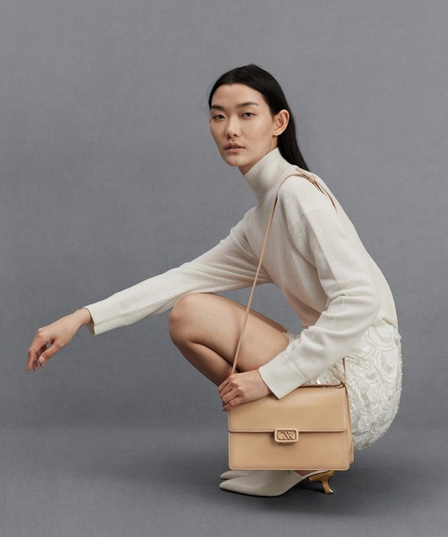 Charles&Keithレザーショルダーバッグ CHARLES ＆ KEITH ショルダーバッグ バッグ レザー レディース