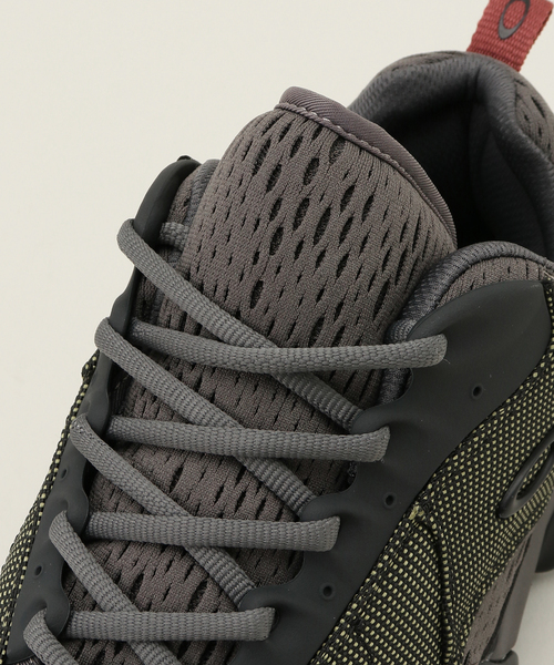 BRAIN DEAD（ブレインデッド） スニーカー 「BRAIN DEAD×OAKLEY