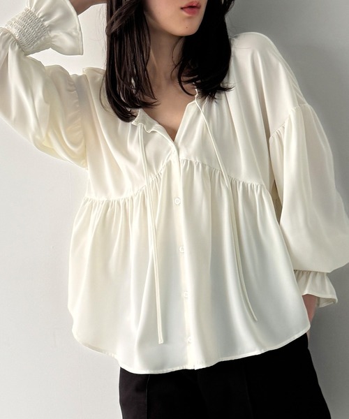 【ブラック（01）】袖ギャザー長袖ブラウス シップス SHIPS 堀田茜×SHIPS:〈接触冷感/撥水/洗濯機可能〉TEXBRID