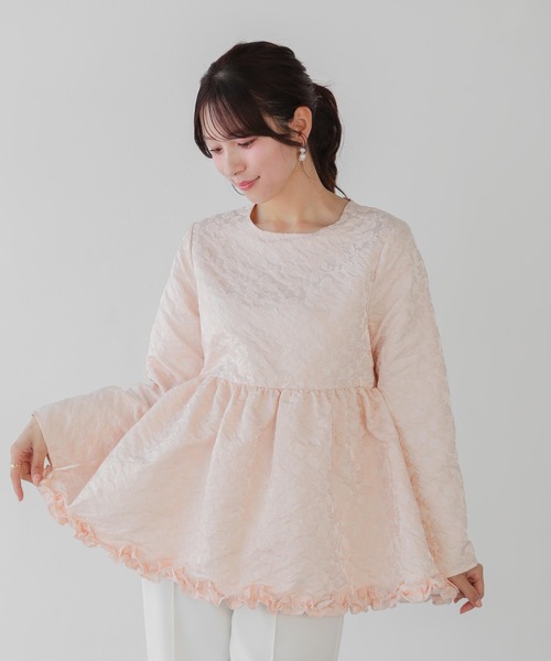 Fit more（フィットモア） フラワージャガード裾フリルトップス