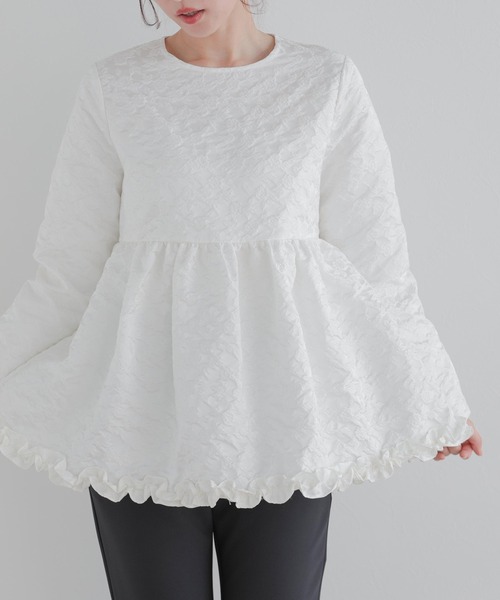 fitmore フラワージャガード裾フリルトップス Fit more（フィットモア） フラワージャガード裾フリルトップス