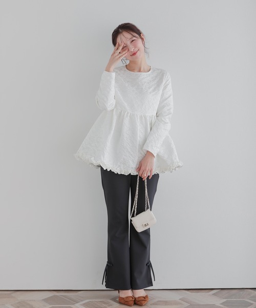 Fit more（フィットモア） フラワージャガード裾フリルトップス