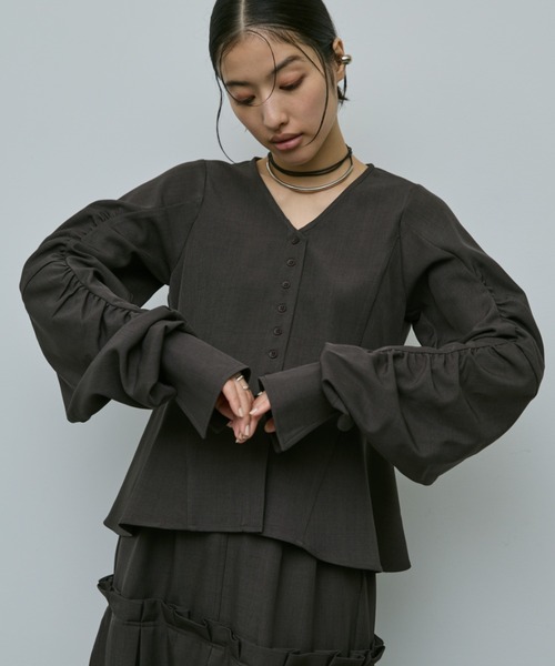 AIC. ブラウス シャツ コクーンスリーブペプラムトップス/セットアップ