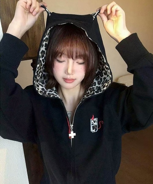 lilful パーカー 「26年春夏新作」猫耳付き ワンポイント刺繍ジップ