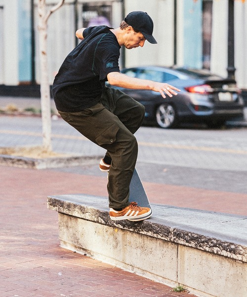 adidas（アディダス） スニーカー ガゼル ADV / GAZELLE ADV