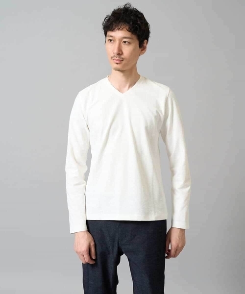 a.v.v（アー・ヴェ・ヴェ） tシャツ 針抜きジャカードVネックTシャツ