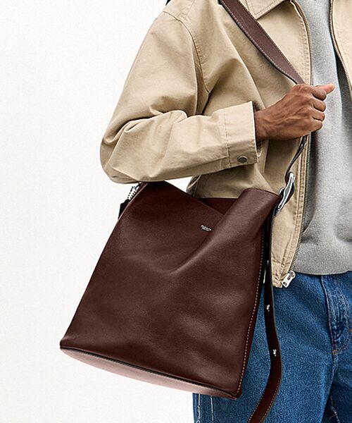 良品✨ コーチ ボディバッグ ブリーカー レザー ネイビー ブラウン COACH 70796 BLEECKER LEATHER COLORBLOCK CONVERTIBLE SLING