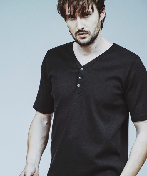 NO ID.（ノーアイディー） tシャツ 「NO ID.」Fraise Henry V-Neck T