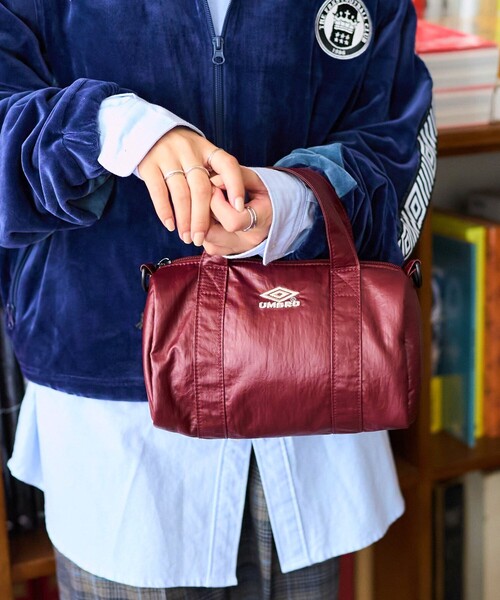 umbro（アンブロ） ショルダーバッグ メンズ レディース : ZOZOTOWN