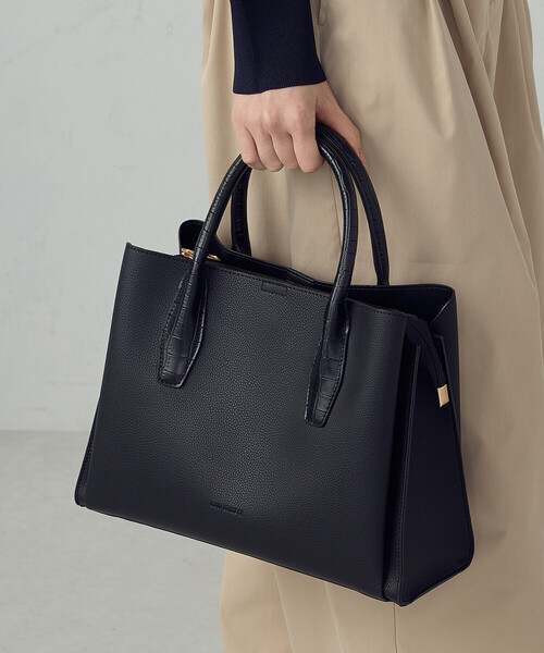 MONO COMME CA（モノコムサ） ハンドバッグ 卒業式 型押しハンドル 