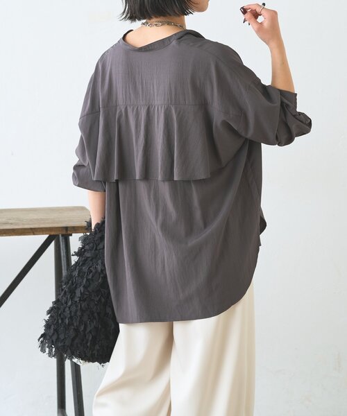 美品 Jena espace merveilleux 後ろヨークラッフルシャツ 大人気リバイバル】後ろヨークラッフルシャツ | Jena espace