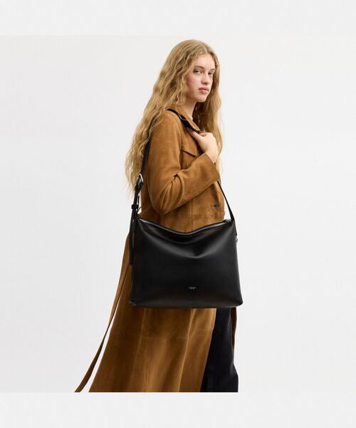 【美品】COACH レザー ショルダー メッセンジャー リミテッドエディション モット メッセンジャー バッグ 38・ラブド レザー・チャーム | COACH