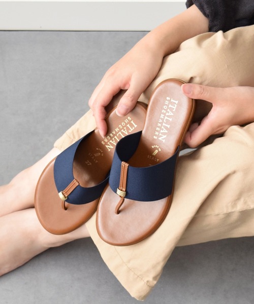 【ITALIAN SHOEMAKERS】メタルモチーフトングサンダル 𝐃𝐚𝐢𝐰𝐚 ［公式］ | ITALIAN SHOEMAKERS @daiwa_femmeでは
