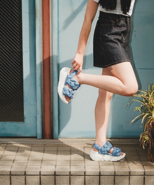 STEVE MADDEN ラインストーン レース プラットフォーム サンダル Steve Madden☆ 輝くラインストーン・プラットフォームサンダル