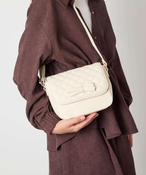 a.v.v（アー・ヴェ・ヴェ） ショルダー ショルダーバッグ 「KIDS