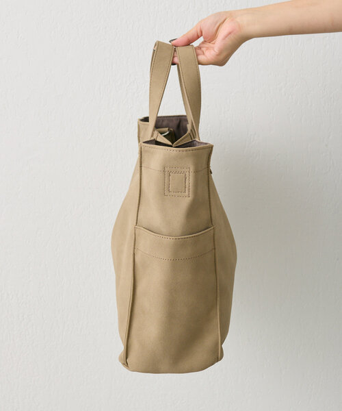 ear PAPILLONNER イアパピヨネ　ボックスショルダーバッグ　ベージュ ear PAPILLONNER イアパピヨネ ボックスショルダーバッグ ベージュ