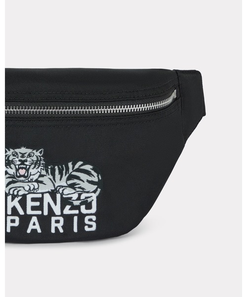 KENZO  メッセンジャーバッグ Kenzo ロゴエンボス メッセンジャーバッグ | ブラック | FARFETCH JP