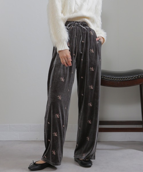 刺繍装飾ダークブルーワイドパンツ セール】花柄刺繍 ベロア イージーワイド パンツ（裏地付き）（その他