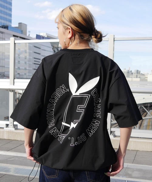 First Love is Never Returned Tシャツ、トレーナー First Love is Never Returned Tシャツ、トレーナー