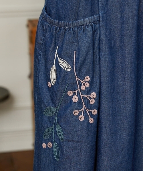 Jocomomola（ホコモモラ） スカート Jardines コード刺繍デニム