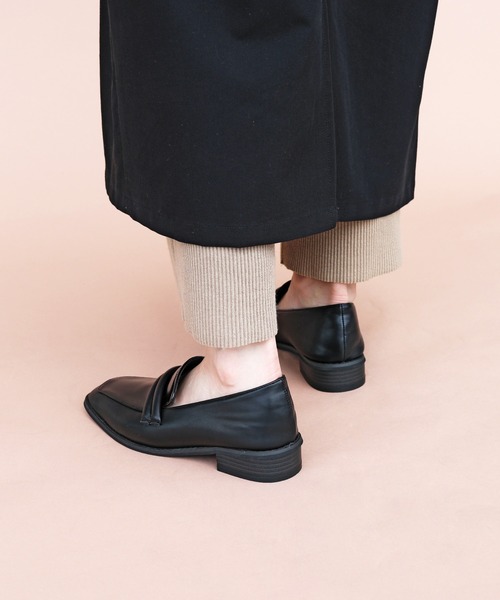デイリー使いにもピッタリ♪【THE ROW】スクエアトゥ ローファー THE ROW Davis 編み込みレザー ローファー | NET-A-PORTER