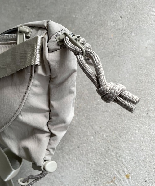 バッグ・カバンその他 [The North Face] W NEVER STOP LUMBAR - GRAYISH_BEIGE THE NORTH FACE ウエストポーチ ウエストバッグ 「THE FACE」W
