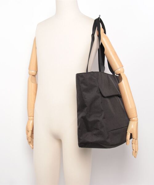 incase ショルダーバッグ Incase Crosstown Tote-Black メンズ