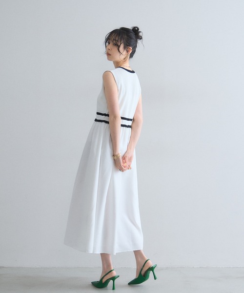 PINKO 上品 ホワイト ノースリーブ ワンピース スリット ライン ニット &. NOSTALGIA（ノスタルジア） ワンピース ラインアクセントニット