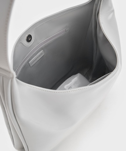 追跡有★Charles&Keith Lumen 大容量 ポーチ付 ショルダーバッグ 追跡有☆Charles&Keith Lumen 大容量 ポーチ付 ショルダーバッグ