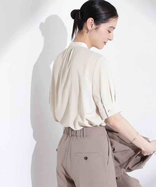 【美品】 ダーマコレクション タックブラウス ブラウス ノーカラー 半袖 美品】 ダーマコレクション タックブラウス ブラウス ノーカラー