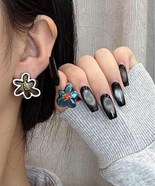 lit.Cy（リットシー） ピアス アシンメトリー アートフラワーピアス