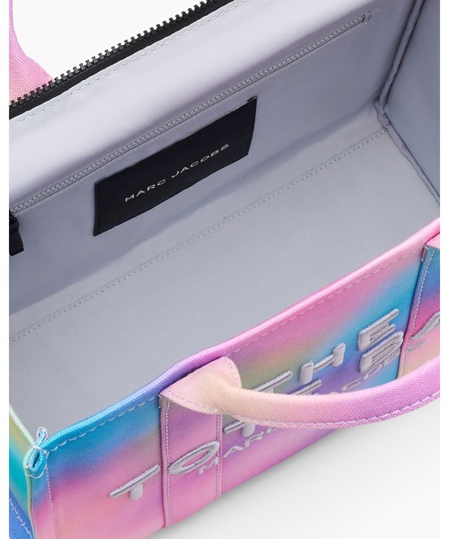 ＊ MARC JACOBS / ジャカードキャンバスの携帯電話ポーチ ＊ MARC JACOBS(マーク ジェイコブス)｜【公式】THE CAMO JACQUARD