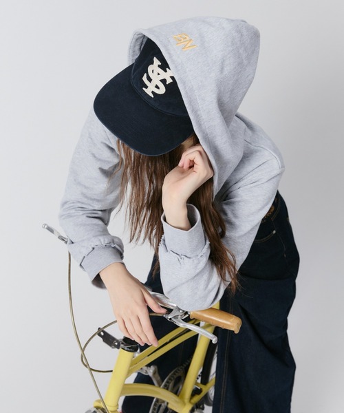 Benua embroidery hoodie/刺繍フーディー BENUA（ベヌア）の「embroidery hoodie/刺繍フーディー（パーカー