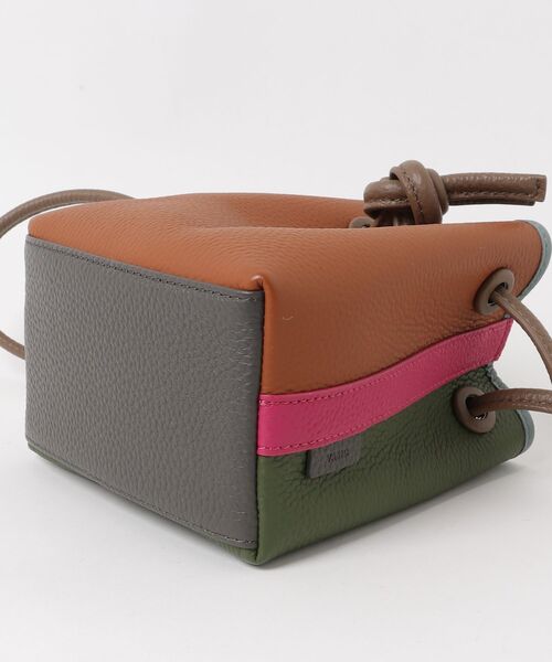 VASIC（ヴァジック） ショルダーバッグ - ブラウン レディース