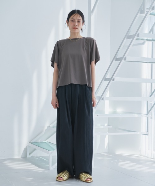 Audrey and John Wad tシャツ クルーネックバックフレアTシャツ